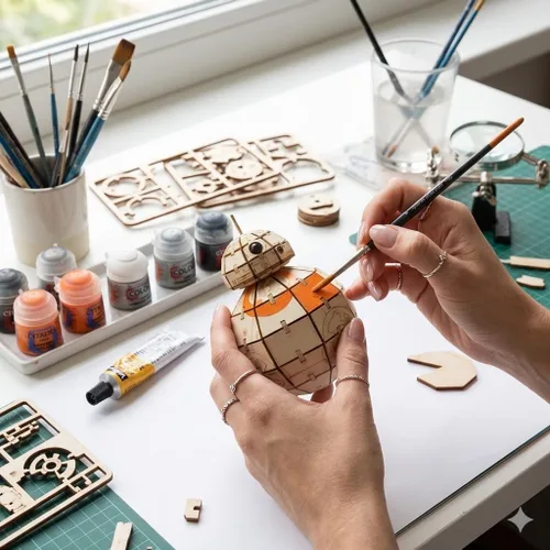 Vista 4 de IncrediBuilds Star Wars BB-8 Kit de modelo de rompecabezas de madera 3D (81 piezas) – Construye y pinta tu propio androide, no requiere pegamento