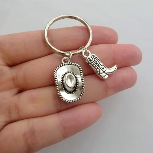Vista 4 de Llavero de país occidental, sombrero de vaquero, accesorios para botas