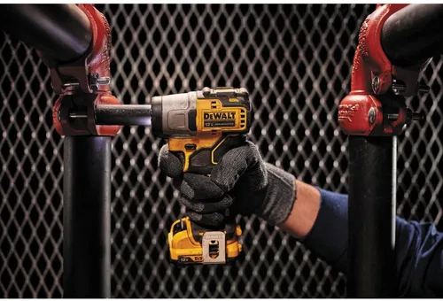 Vista 7 de DEWALT Llave de impacto MAX* de 12 V, inalámbrica, 3/8 pulgadas, solo herramienta (DCF902B)