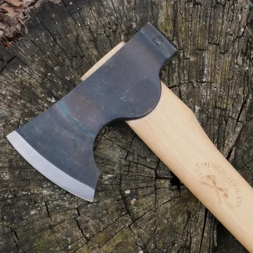 Vista 6 de COUNCIL TOOL Wood-Craft Hacha Talladora de Campamento - Hacha de Bushcraft de 1.7 libras con Mango de Hickory Curvado de 16" y Funda de Cuero