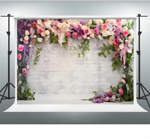 Vista 3 de YongFoto Fondo de pared de ladrillo blanco retro con arco floral de 5 x 3 pies, flores de rosa, hojas de enredadera, fondo de fotografía