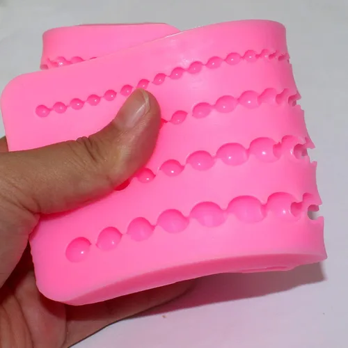 Vista 4 de Moldes de fondant de perlas para pasta de goma, 4 tamaños, cadena de perlas redondas, molde de silicona para decoración de cupcakes, fondant