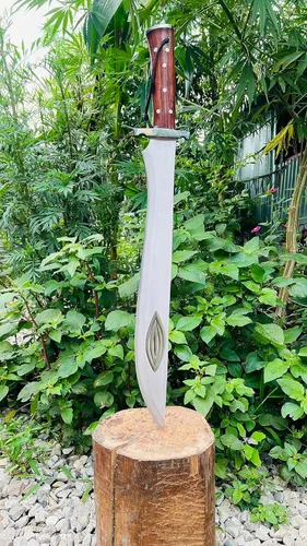 Vista 8 de Machete artesanal de 20" - Nepal forjado a mano - Espada de hoja de espiga completa - Acero de alto carbono - Mango de madera rosa con protector