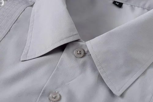 Vista 2 de Camisas de manga corta para hombre de Guayabera con botones para la playa cubana