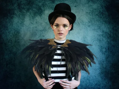 Vista 8 de Chal de plumas para mujer, collar de plumas de cuervo, capa de cisne de Halloween, accesorios de disfraz de bruja