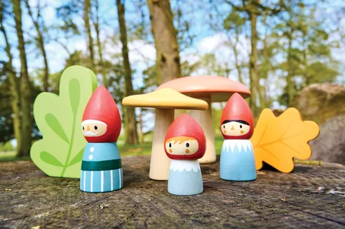 Vista 8 de Tender Leaf Toys - Familia de gnomos del bosque - Juego imaginativo de madera maciza de 8 piezas, decoración de guardería - Promueve la creatividad