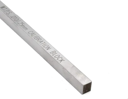 Vista 5 de Calibrador de soldadura con bloque de calibración de 2 piezas con herramientas de inspección de profundidad de corte inferior y lectura métrica.