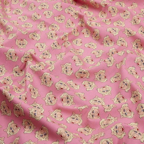 Vista 2 de Disney Muppets Miss Piggy Pink - Tela acolchada por yarda