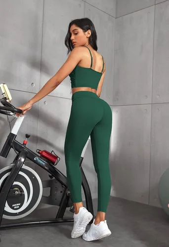 Vista 7 de Fixmatti Conjunto de entrenamiento de 2 piezas para mujer, traje de yoga, tirantes delgados, brasier y leggings de cintura alta a juego