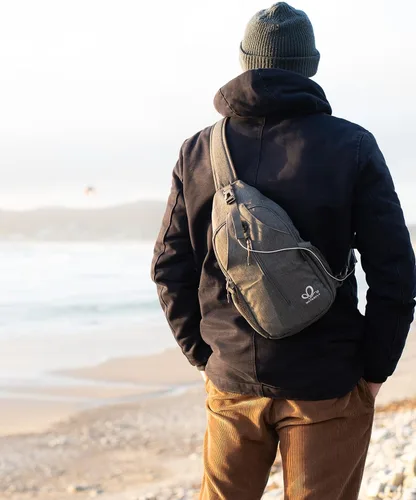 Vista 99 de Waterfly - Mochila cruzada tipo bandolera para viajes y caminatas, bolsa de pecho, Gris, talla única