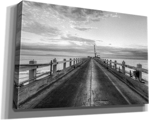 Vista 2 de Epic Graffiti 'Carpinteria Pier View II' por Chris Moyer, lienzo giclée, arte de pared, 18 x 12 pulgadas