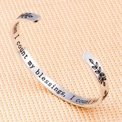 Vista 6 de M MOOHAM - Brazalete inspirador con cita grabada, acero inoxidable, regalo de cumpleaños, Navidad, regalo divertido para mejor amiga, hija, hijo