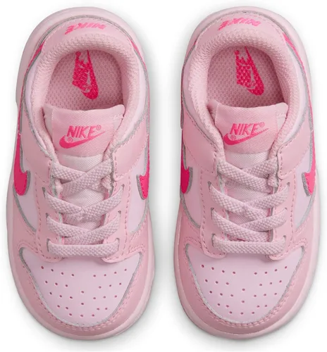 Vista 927 de Nike Kid's Dunk Low Sneaker