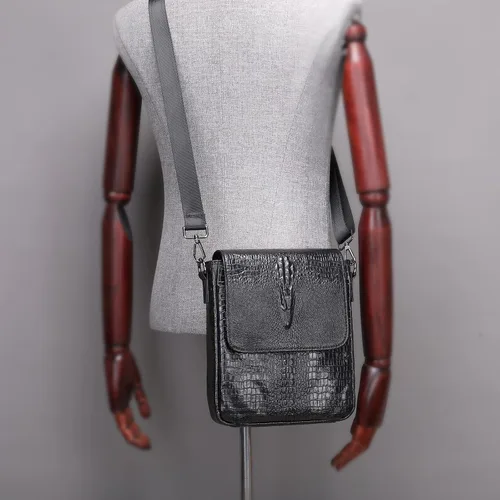 Vista 7 de NIUCUNZH Bolso mensajero de cuero con solapa para hombre, bolso cruzado pequeño, cocodrilo en relieve