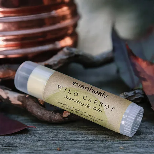 Vista 3 de evanhealy Wild Carrot Immortelle Eye Balm Barra hidratante orgánica de viaje Bálsamo hidratante para iluminar la piel alrededor de los ojos