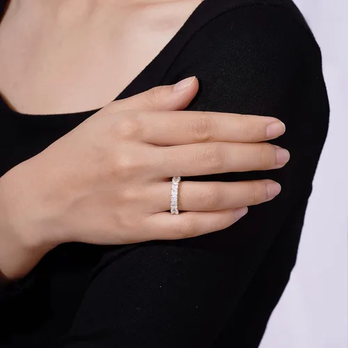 Vista 21 de Amazon Essentials Anillo de plata de ley con corte princesa hecho con circonita cúbica Infinite Elements (anteriormente colección Amazon)