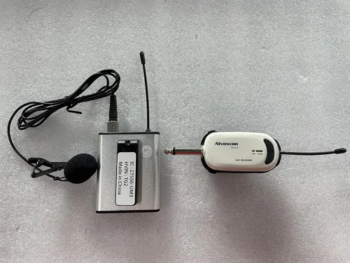 Vista 7 de Alvoxcon Sistema de Micrófono Inalámbrico de Diadema Lavalier Sistema de Micrófono Inalámbrico de Solapa Ideal para iPhone, Cámara DSLR, Altavoz PA