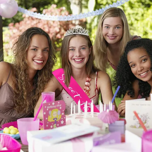 Vista 2 de Semato Kit de Corona de Cumpleaños 16 y Banda de Dulces 16 Rosa Claro - "Dulces 16" Adornos para Fiesta de Cumpleaños, Regalos para Fiesta de Rosa