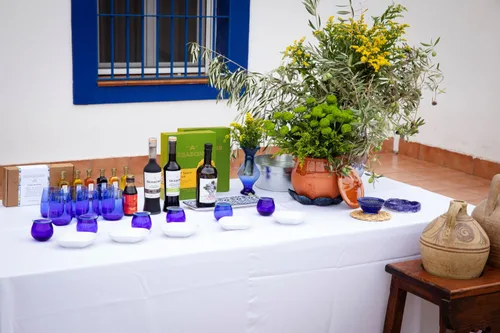 Vista 3 de Seasons AOVE Arbequina Aceite de Oliva Virgen Extra – Aceite de oliva español suave y mantecoso, prensado en frío para cocinar, aderezos y inmersión