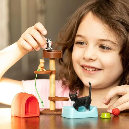 Vista 2 de Schleich Farm World - Juego de figuras de gatos y gatitos lindos - Juego de 9 piezas realistas de mamá gata y gatito bebé, juego grande para niños