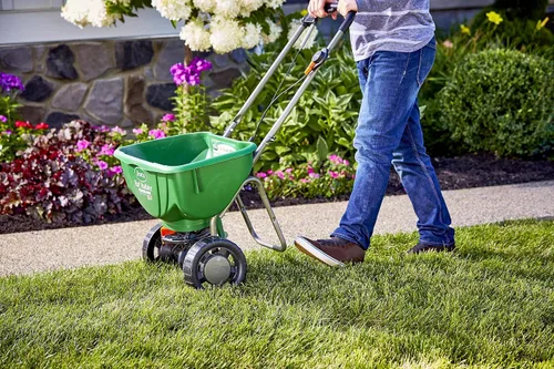 Vista 7 de Scotts Turf Builder EdgeGuard DLX Broadcast Spreader - Esparcidor de transmisión (paquete de 3)