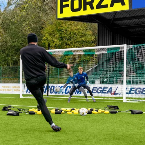 Vista 3 de FORZA Deflector Pro GK Floor Matrix - Mantén a los porteros alerta