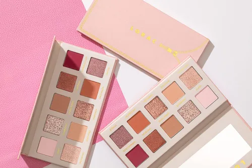 Vista 6 de LORAC Paleta de sombras de ojos sin cremallera, acabado mate y purpurina