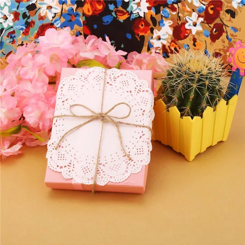Vista 2 de DECORA - Tapones redondos de papel de encaje blanco de 3.5 pulgadas para decoración de vajilla de boda, paquete de 100