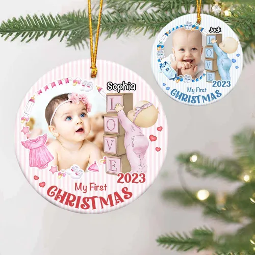 Vista 8 de Adorno personalizado de primera Navidad del bebé con carga de foto, decoración plana colgante de cara de recién nacido para árbol navideño, lindo