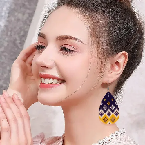Vista 8 de Aretes de lágrima de cuero azul y amarillo para mujer, coloridos aretes colgantes ligeros de doble impresión para mujeres y niñas, joyería de moda