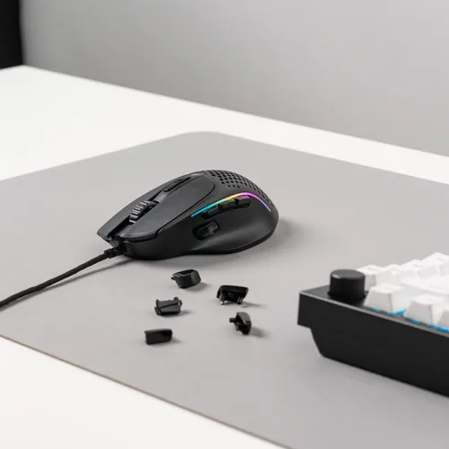 Vista 2 de Glorious Gaming Model I 2 ratón para juegos con cable: 9 botones programables (2 intercambiables), 66g superligero, sensor óptico 26k, interruptores