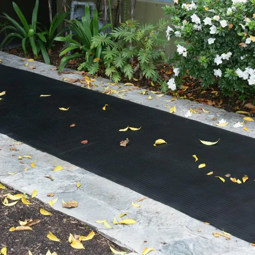 Vista 8 de Rubber-Cal Alfombrillas de goma corrugada de costillas compuestas, rollo de 1/8 pulgadas de grosor x 3 pies x 1 pie