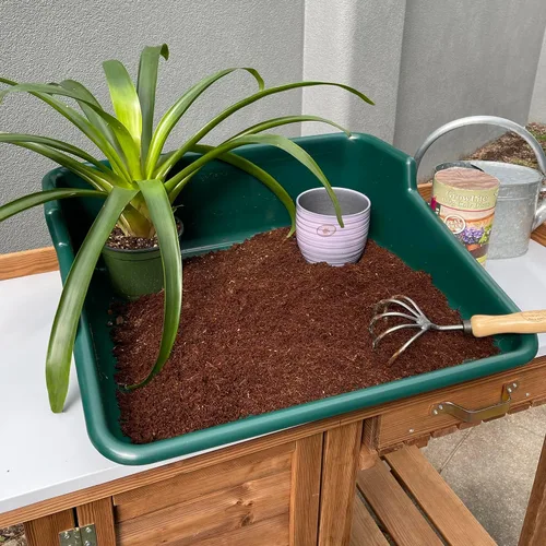 Vista 3 de Garden Tidy Tray – Verde, 24.5" L x 22" A x 8" Al – Bandeja Resistente de Una Pieza para Trasplantar, Jardinería Interior/Exterior, Plástico