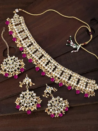 Vista 3 de Aheli Elegant Indian Faux Kundan Studded Choker Necklace with Maang Tikka Earrings Set Ethnic Wedding Festive Wear Fashion Jewelry for Women, Girls