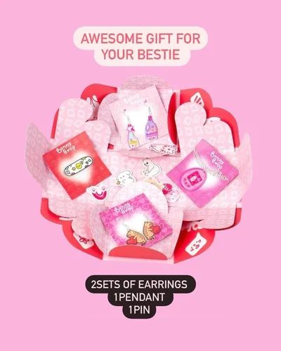 Vista 2 de Joyero Caja misteriosa para adultos y adolescentes de 4 accesorios acrílicos Caja con dos pares de aretes Preppy, colgante genial, pin Kawaii
