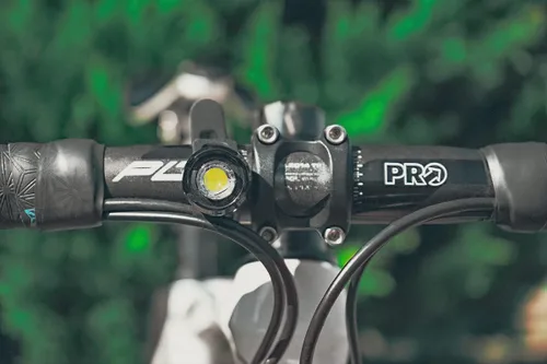 Vista 5 de CATEYE ORB - Luz de seguridad recargable USB – Luz LED intermitente para bicicleta de alta visibilidad, múltiples modos de iluminación, diseño