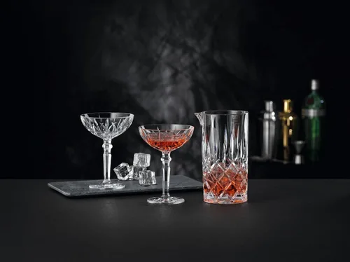 Vista 3 de Nachtmann Noblesse Collection - Juego de 2 vasos de cóctel de cristal transparente con tallo, perfectos para beber champán, vino dulce, martini