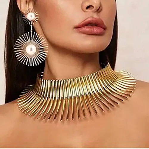 Vista 2 de Fstrend Collar gargantilla y aretes, juego de collar con forma de diente africano, collar con forma de diente canino africano, accesorios de joyería