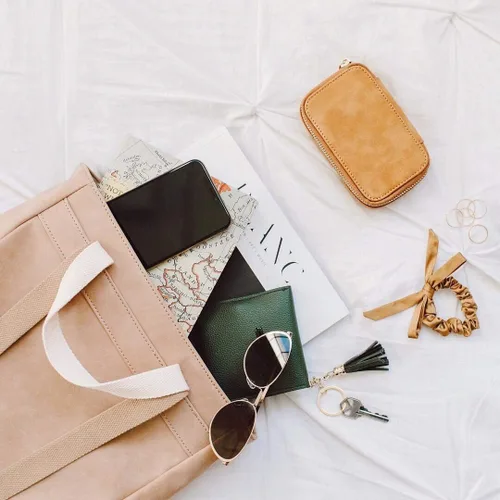 Vista 5 de Estuche de joyería de viaje caja organizadora de joyas de cuero con cremallera para niñas y mujeres regalo con collar de terciopelo aretes soporte