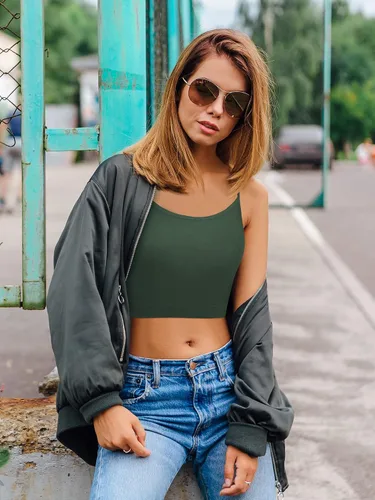 Vista 5 de Paquete de 4 camisetas cortas sin mangas para mujer, camiseta corta con tirantes delgados, camiseta básica deportiva, media camisola