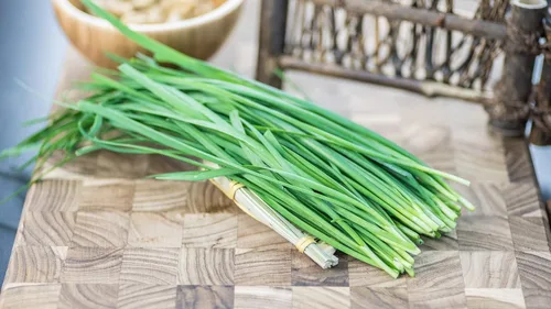 Vista 3 de Más de 400 Semillas de Cebolleta de Ajo Cebolleta - Verde Vegetal