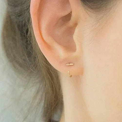 Vista 6 de Aretes de barra pequeña para abrazar, aretes de abrazo