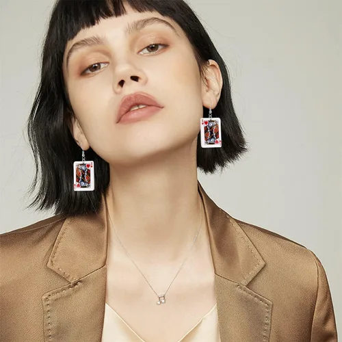 Vista 4 de Pendientes colgantes de póquer de acrílico grandes y divertidos, hipoalergénicos, creativos, para mujeres, niñas, juegos de azar, regalo de joyería