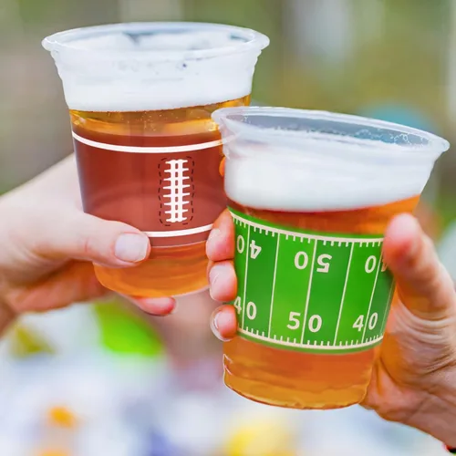 Vista 5 de Gatherfun 100 vasos de plástico de fútbol de 16 onzas, fiestas de fútbol y eventos para portón trasero, desechables y prácticos, suministros ideales