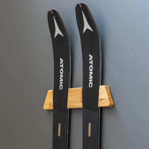 Vista 8 de StoreYourBoard Soporte de pared horizontal de madera para esquís – Organizador de pared de esquí resistente, soportes de esquí que ahorran espacio