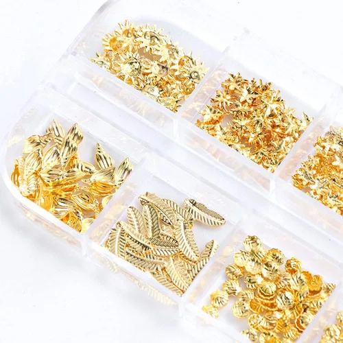 Vista 4 de Calcomanías de metal 3D para uñas, 12 formas, purpurina holográfica y lentejuelas, kit de suministros de arte dorado, caballito de mar, hojas