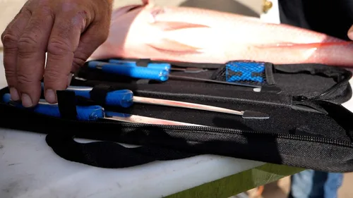 Vista 6 de CUDA Juego de cuchillos y afiladores de 6 piezas, 4 cuchillos con hoja de acero inoxidable resistente a la corrosión y agarres antideslizantes