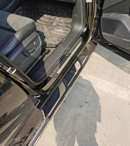 Vista 5 de 2 estribos negros con plateado con barra de Nerf para Nissan X-Trail Rogue T33 2021-2023