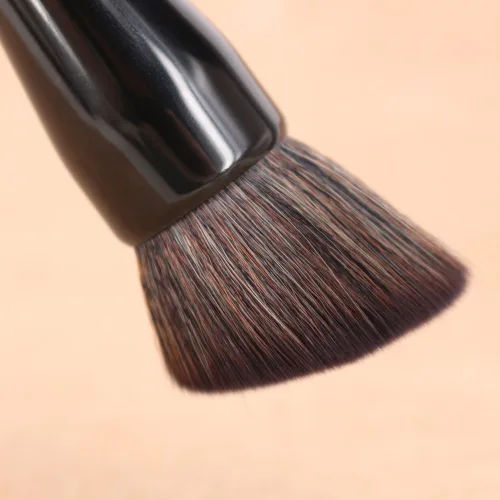 Vista 3 de Brocha de maquillaje en ángulo para base de polvo