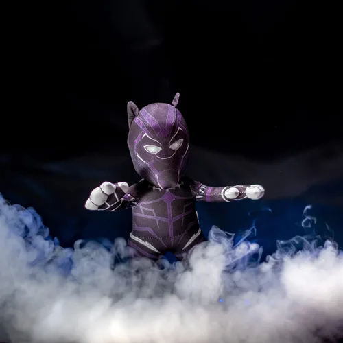Vista 4 de Marvel Black Panther Figura de peluche de 10 pulgadas, un superhéroe para jugar y exhibir